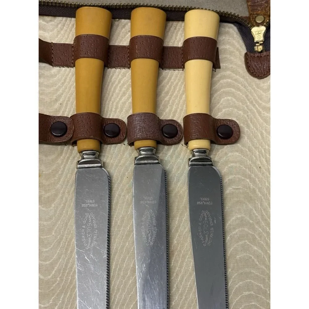 Vintage Bakelite E Parker & Sons Sheffield England Stainless Steel Steak Knives